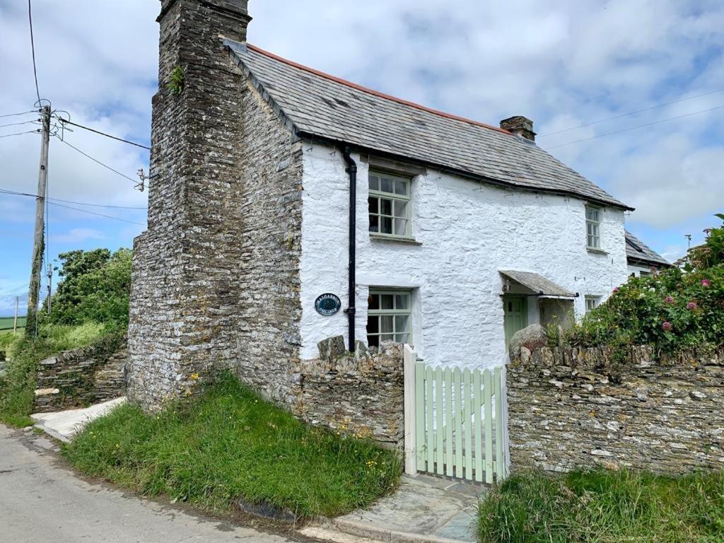 Picture Perfect Cottage In Rural Tintagel Exterior photo